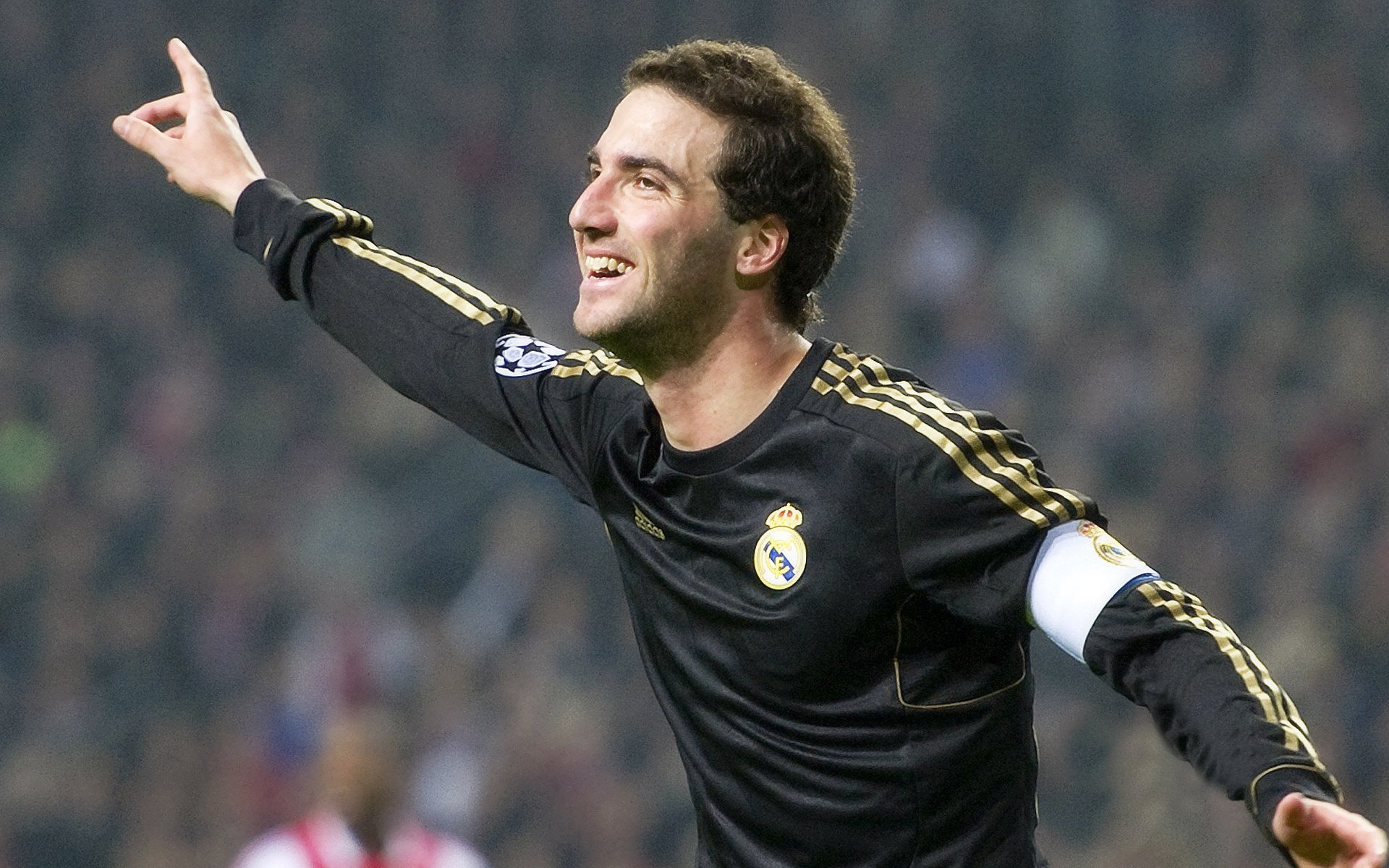 奥康纳的脚法与视野让袋鼠队的进攻更具威胁，奥康纳开的车